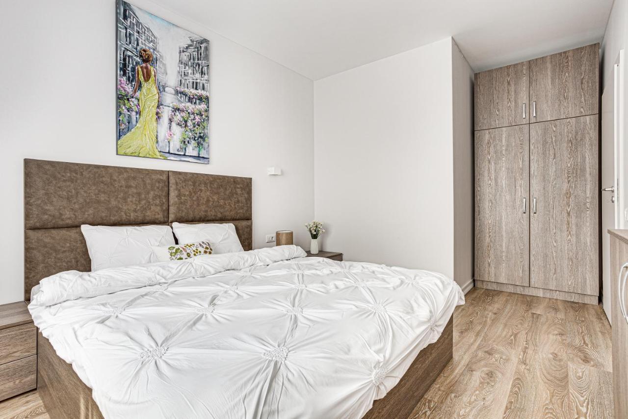 Ari Olive Apartment Near Atrium & Afi Mall Arad Luaran gambar